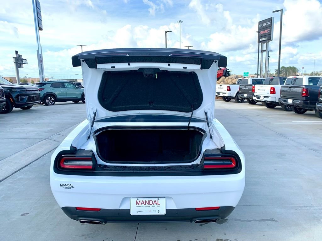 Used 2023 Dodge Challenger R/T w/ Blacktop Package image 17