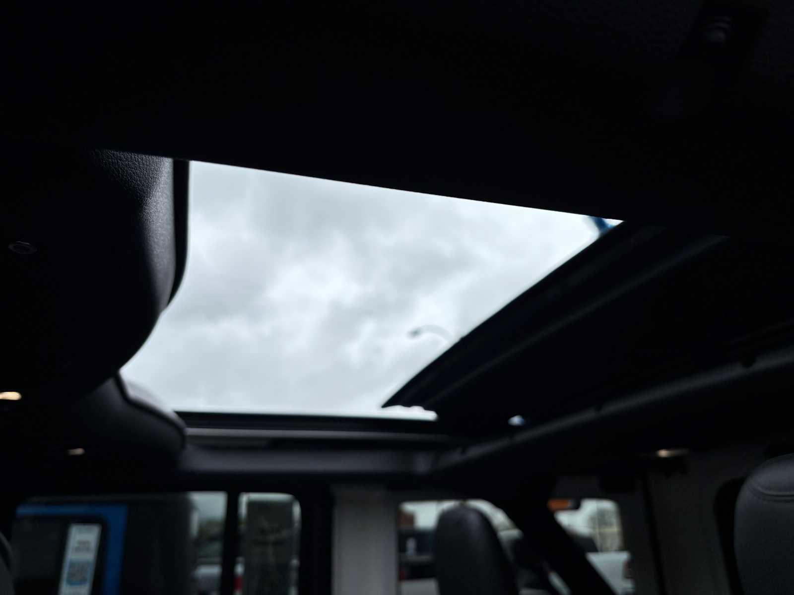 Used 2025 Jeep Wrangler Sahara image 11