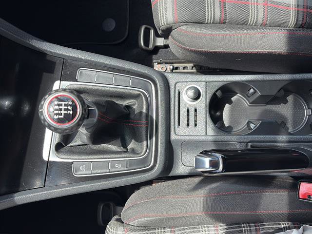 Used 2015 Volkswagen GTI S FWD image 21