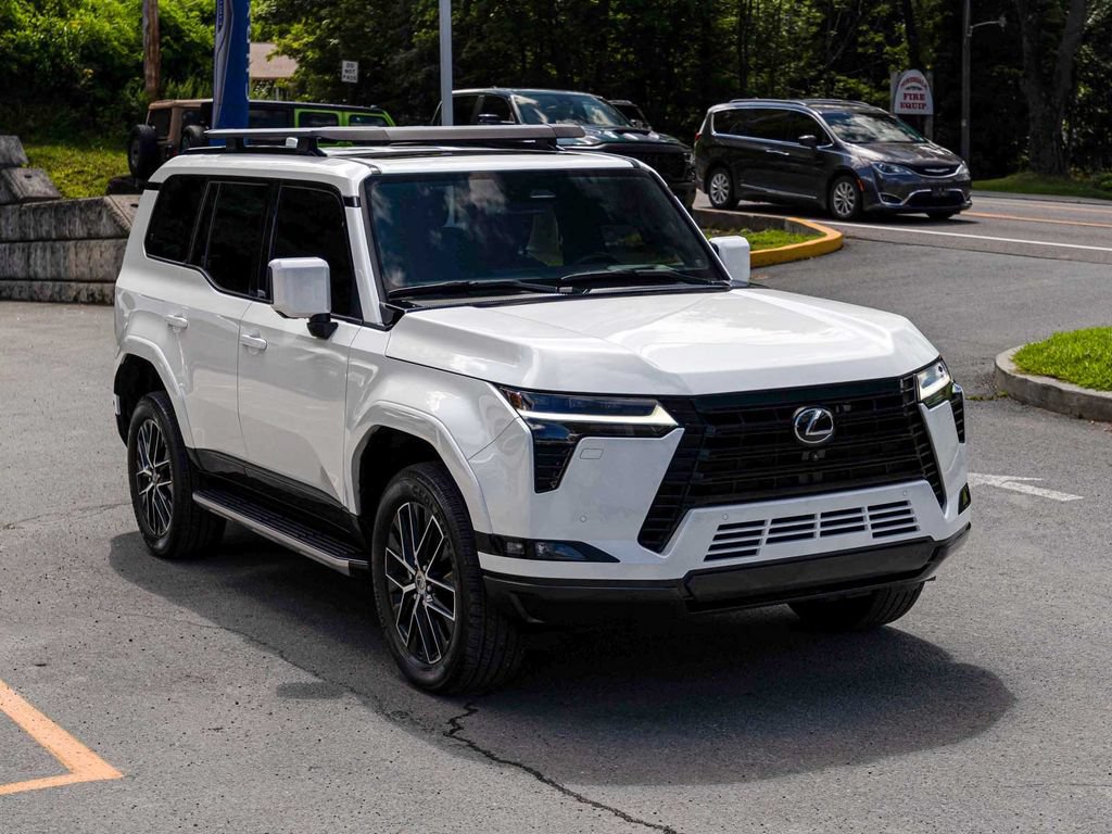 Used 2024 Lexus GX 550 w/ Accessory Package (31) AWD/4WD image 3