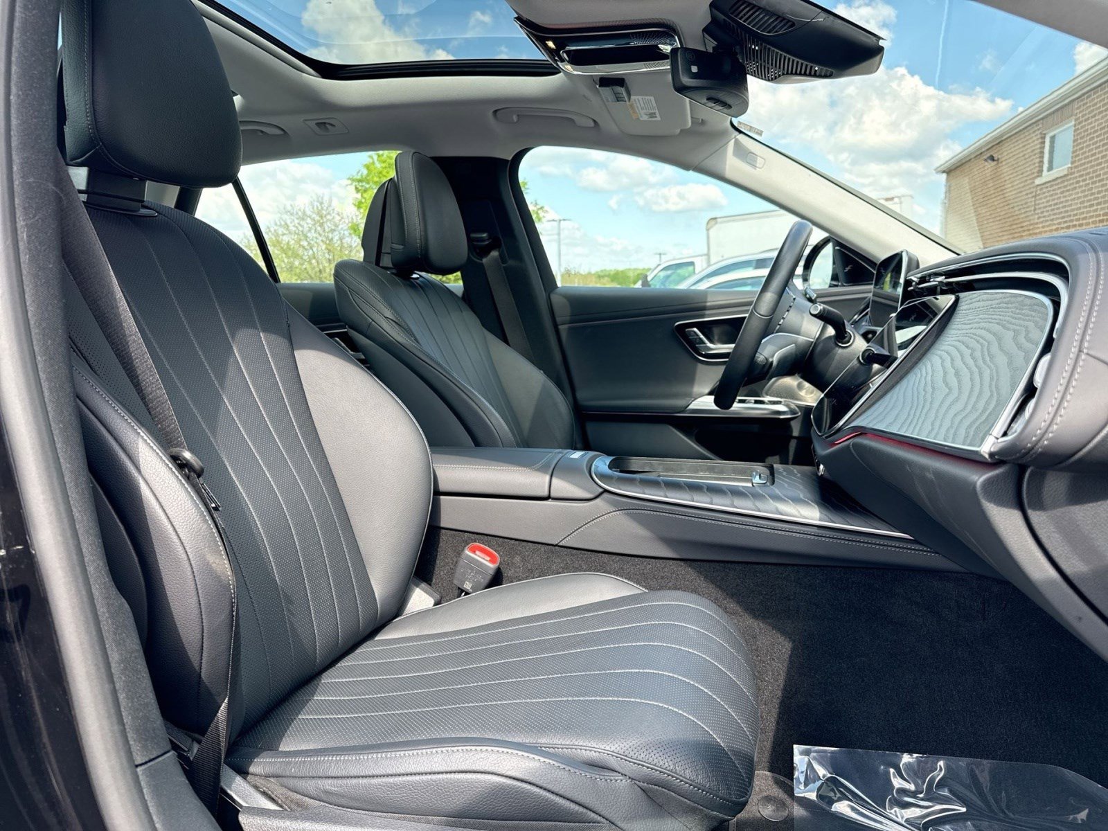 Used 2025 Mercedes-Benz E 450 4MATIC All-Terrain Wagon image 27