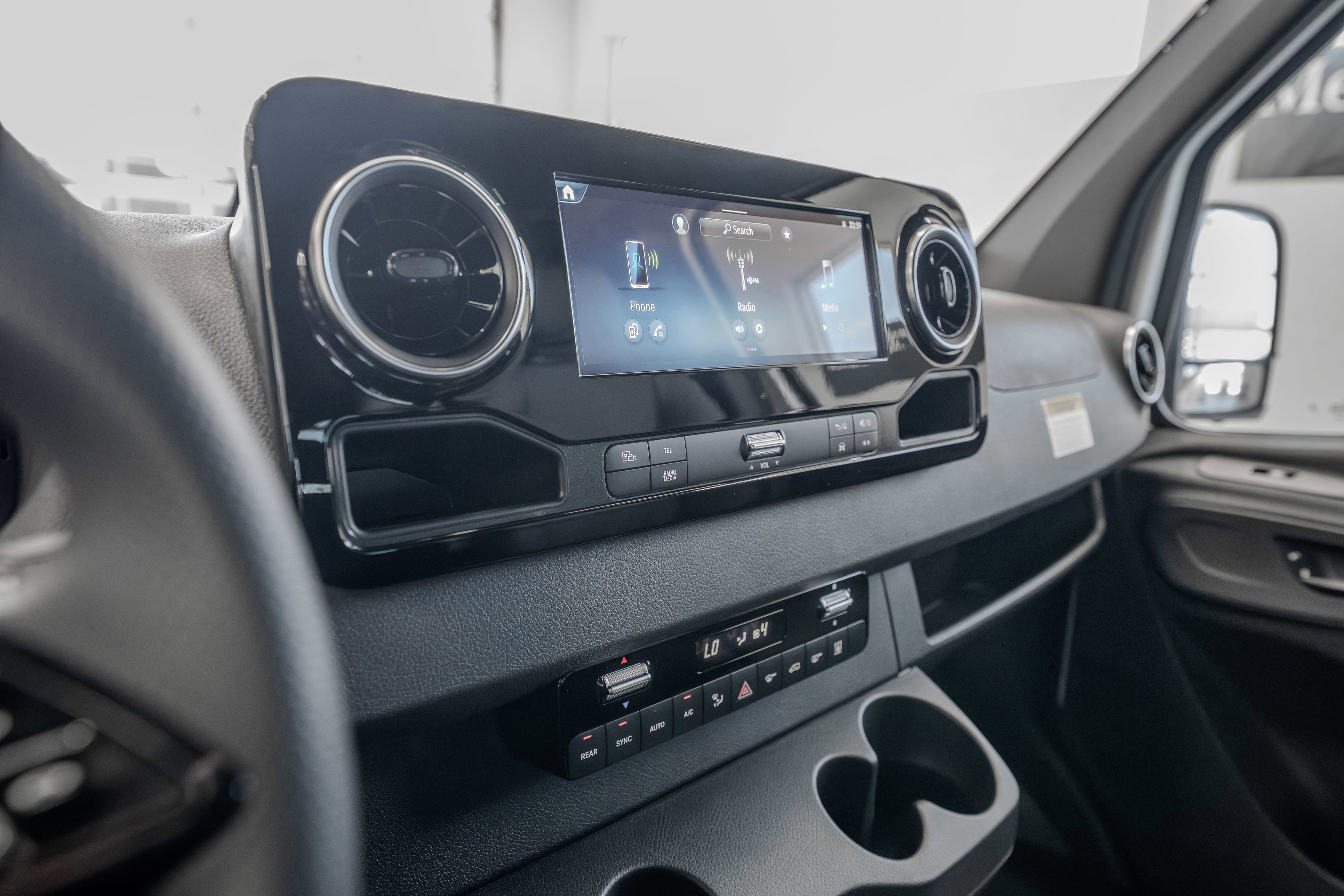 Used 2025 Mercedes-Benz Sprinter 2500 image 31