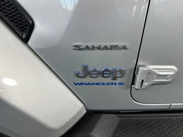 Used 2023 Jeep Wrangler Unlimited Sahara w/ Cold Weather Group AWD/4WD image 10