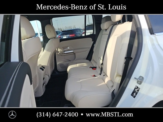 Used 2025 Mercedes-Benz GLB 250 4MATIC image 9