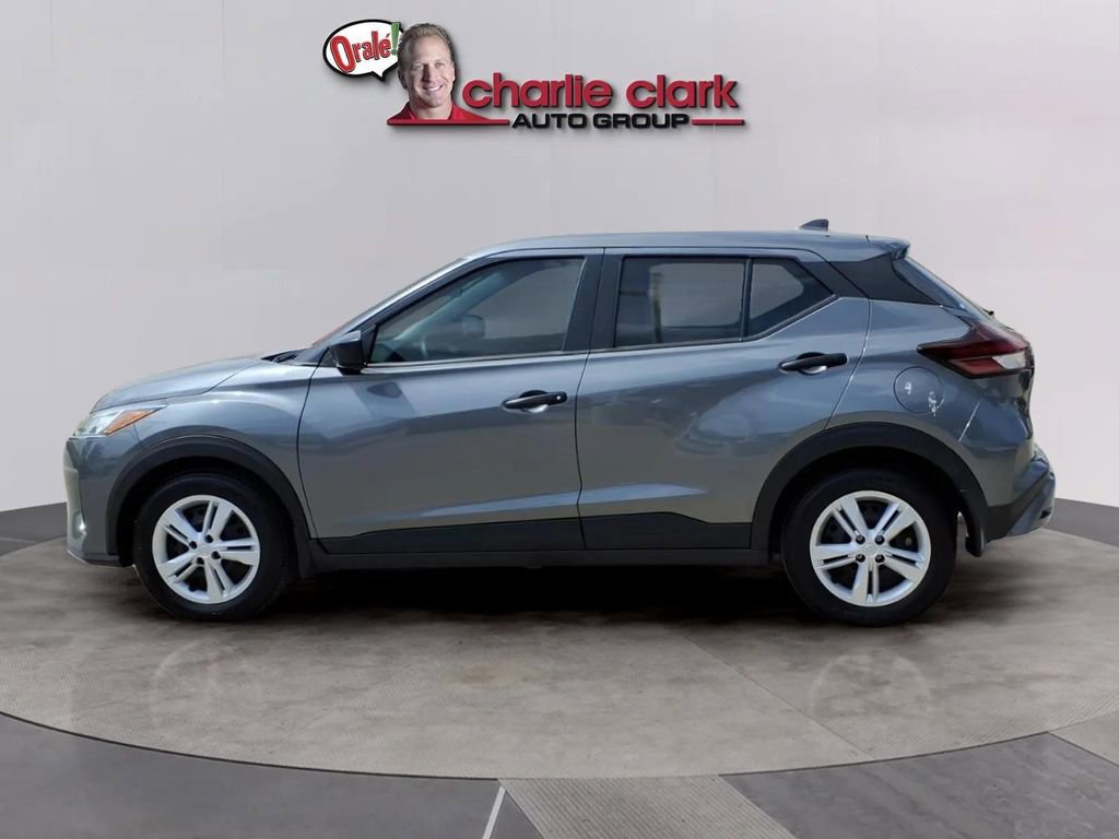 Used 2025 Nissan Kicks Play S image 2