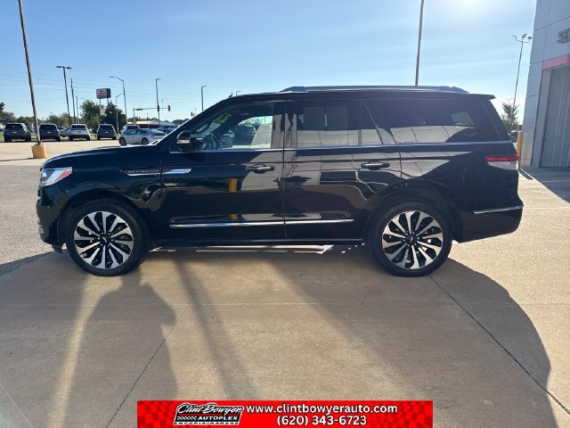 Used 2022 Lincoln Navigator Reserve AWD/4WD image 2