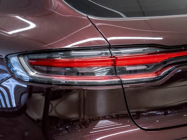 Used 2025 Porsche Macan image 44