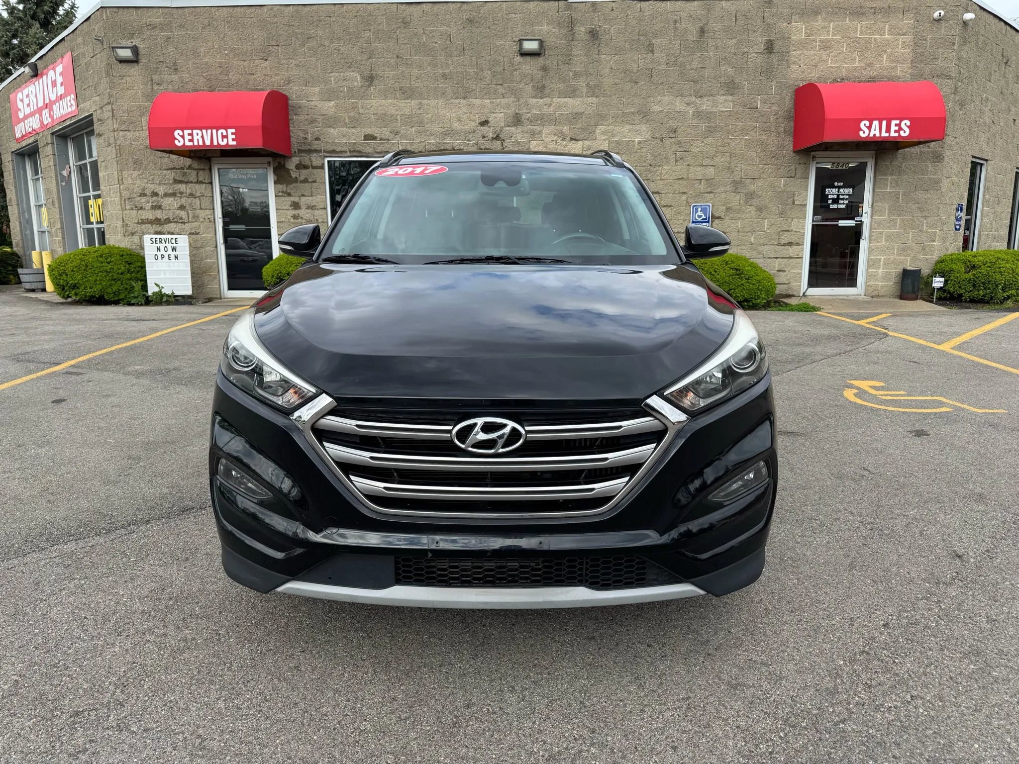 Used 2017 Hyundai Tucson Limited w/ Limited Ultimate Package 03 image 2