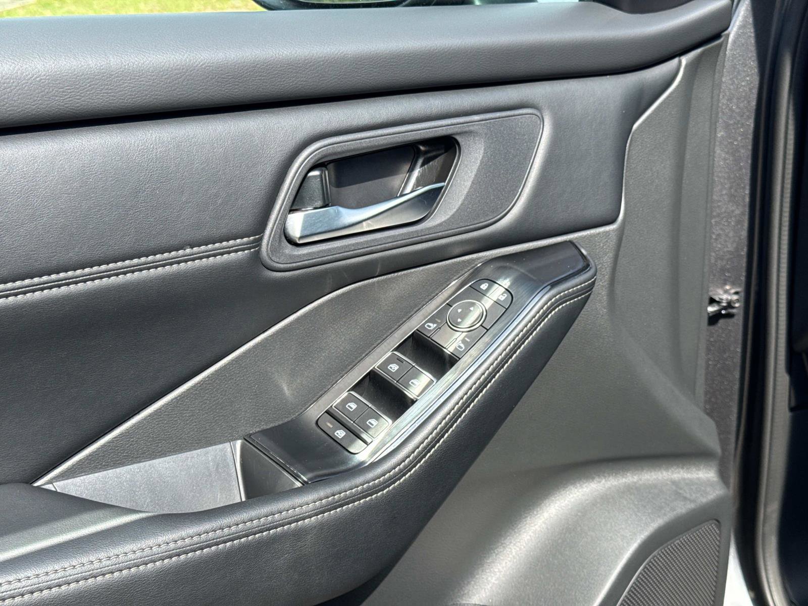 Used 2026 Nissan Rogue SL image 17