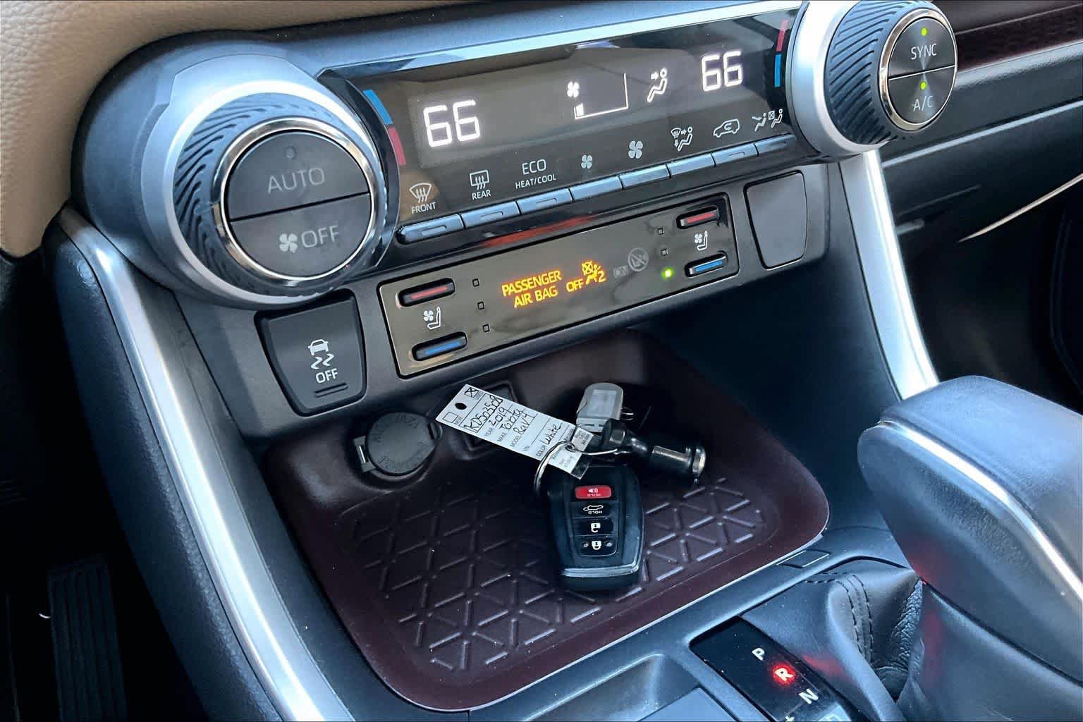 Used 2019 Toyota RAV4 Limited w/ Cold Weather Package AWD/4WD image 32