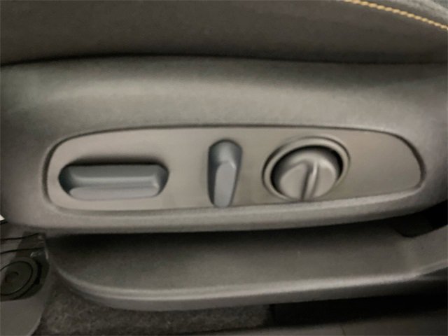 Used 2023 Chevrolet Equinox LT image 25