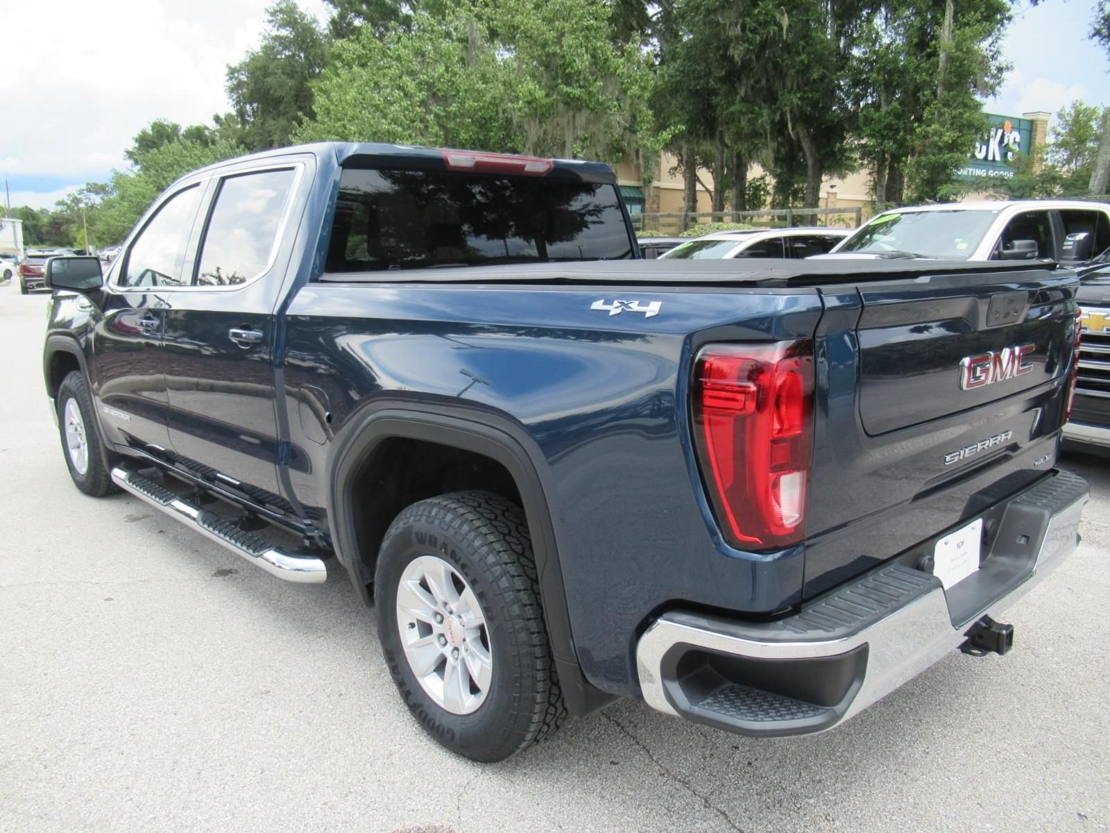 Used 2021 GMC Sierra 1500 SLE AWD/4WD image 5