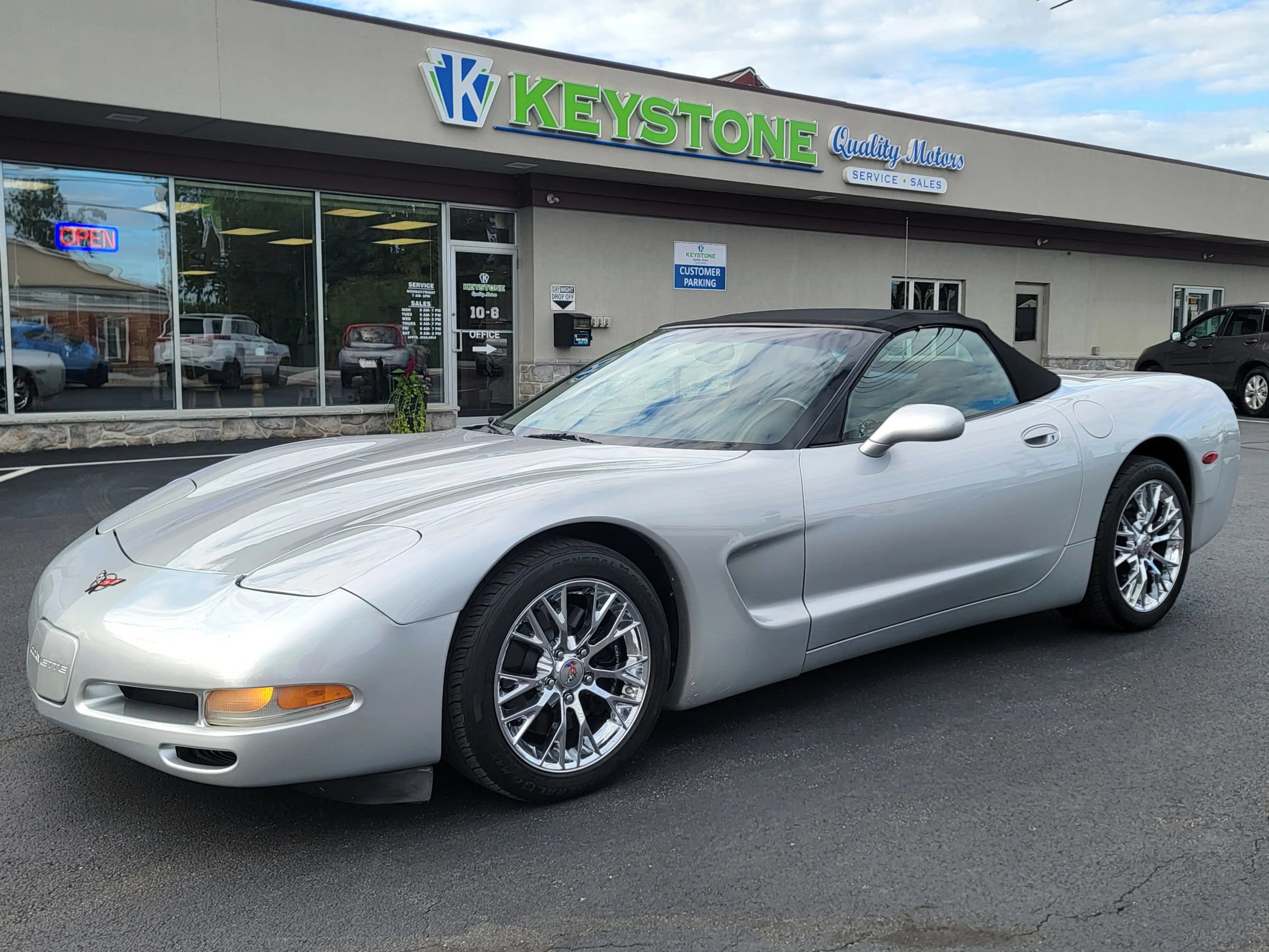 Used 2001 Chevrolet Corvette Convertible w/ Preferred Equipment Group1 RWD image 1