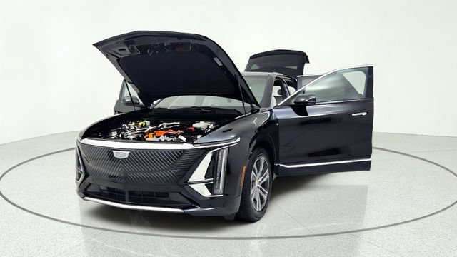 Used 2025 Cadillac Lyriq Luxury AWD/4WD image 13