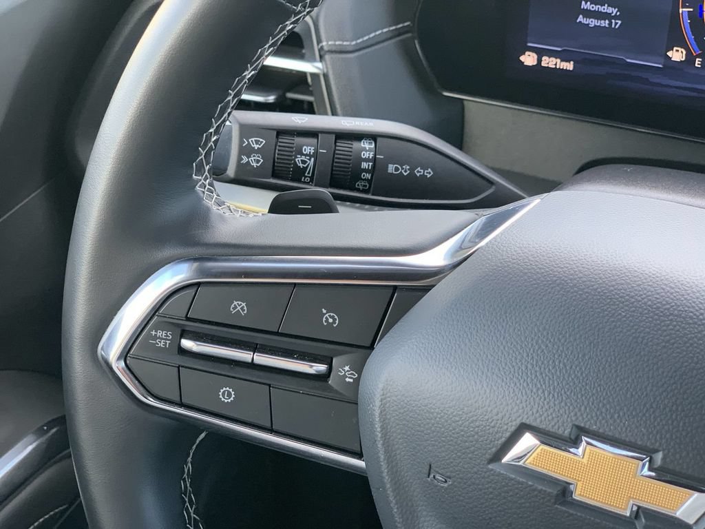 Certified 2026 Chevrolet Traverse LT FWD image 9