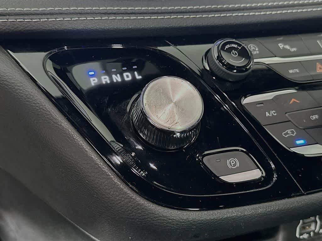 Used 2021 Chrysler Pacifica Touring w/ S Appearance Package FWD image 19