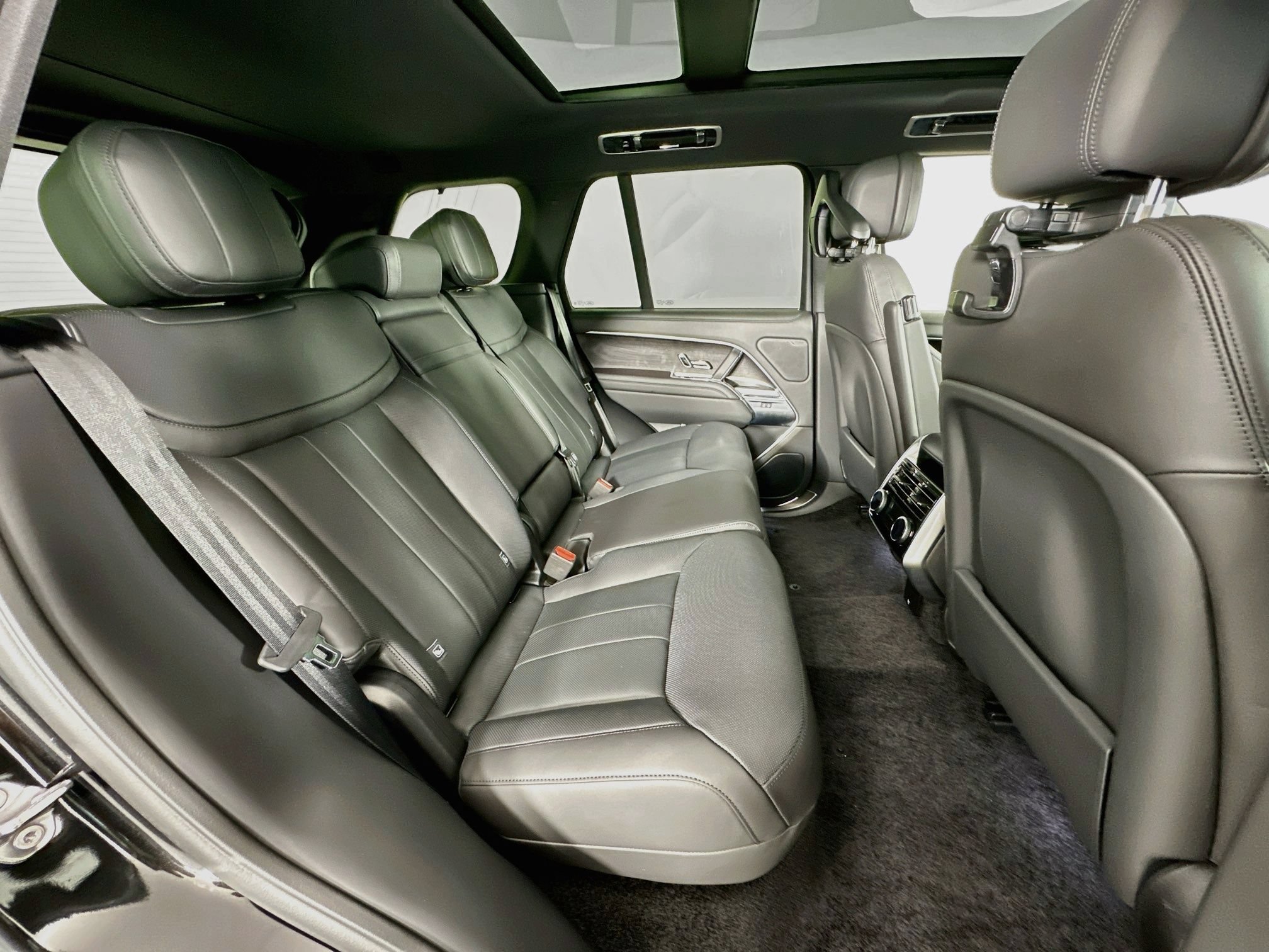 New 2026 Land Rover Range Rover SE AWD/4WD image 24