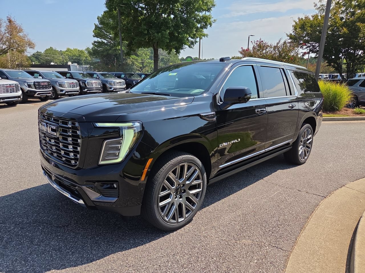 New 2026 GMC Yukon XL Denali Ultimate AWD/4WD image 4