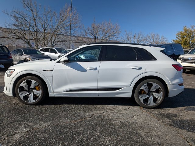 Used 2022 Audi e-tron Premium Plus w/ Premium Plus Package image 8