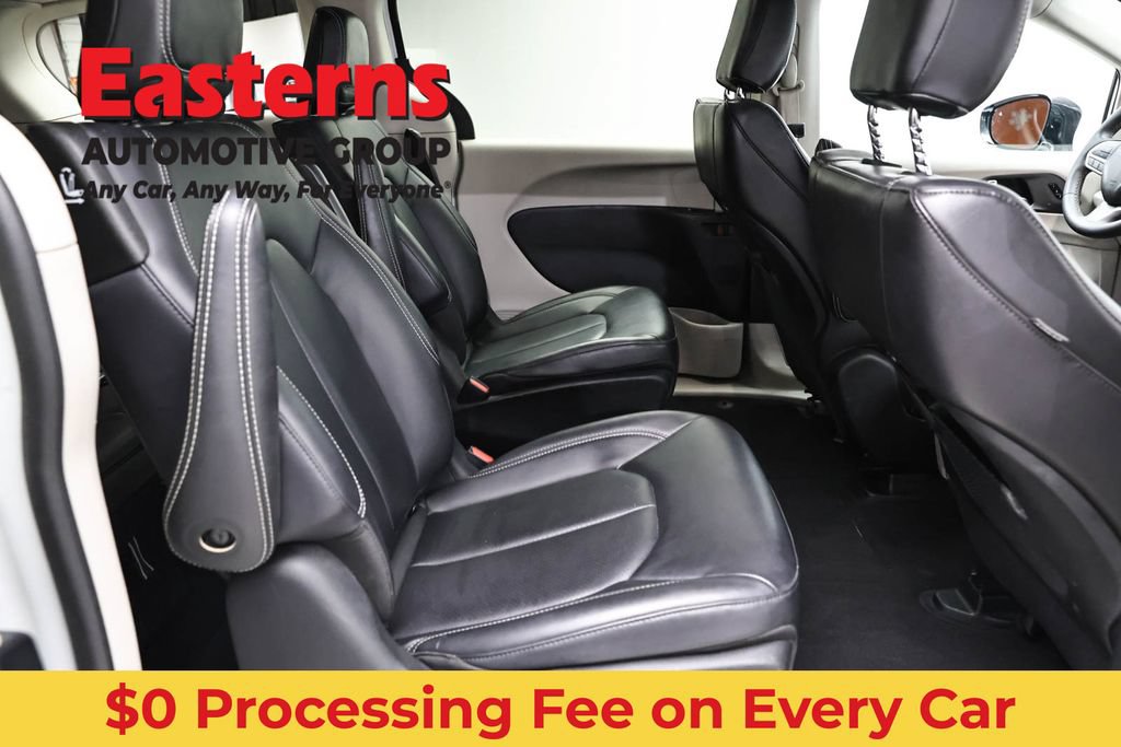 Used 2024 Chrysler Pacifica Limited FWD image 23