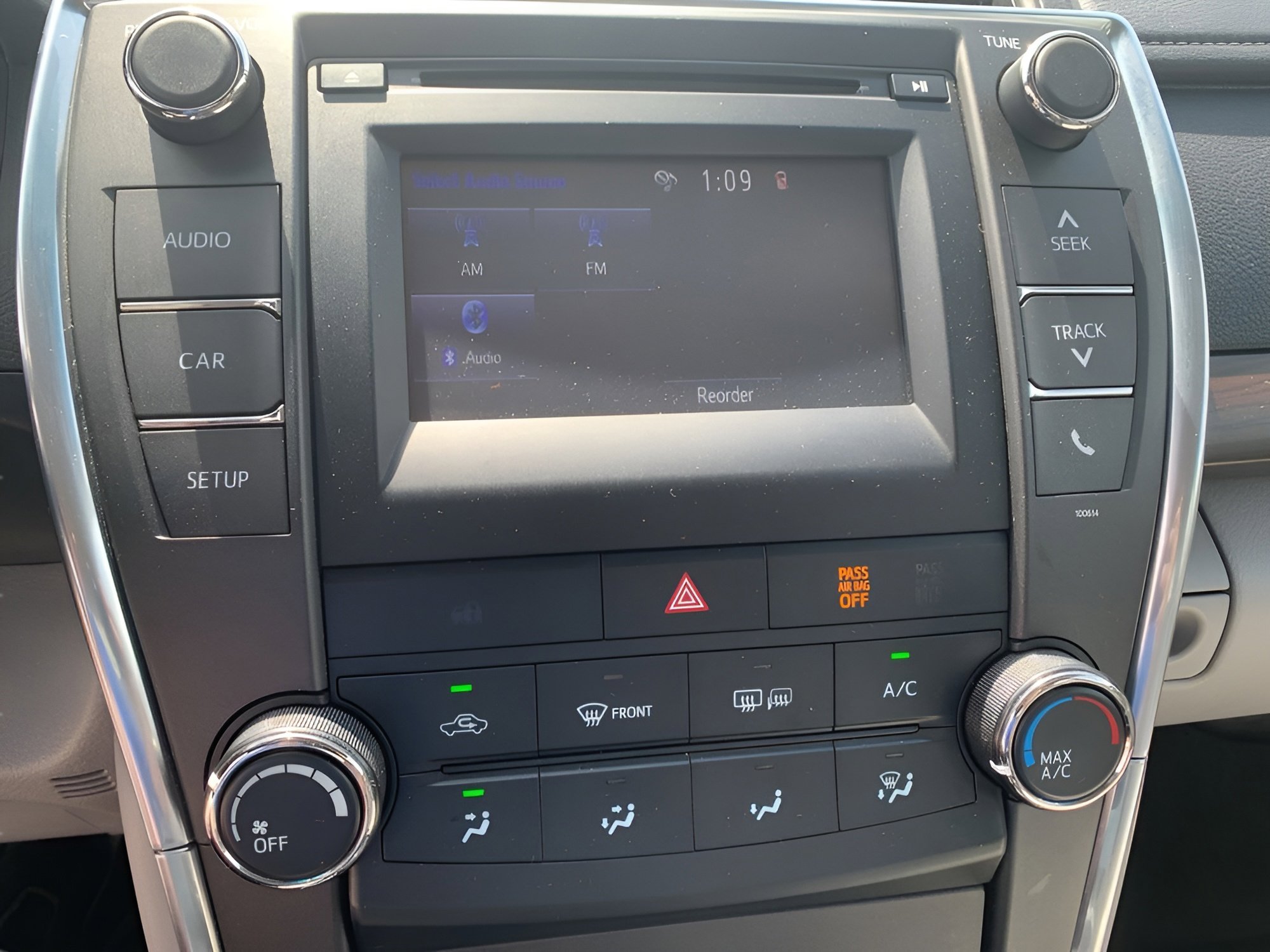 Used 2017 Toyota Camry LE FWD image 14
