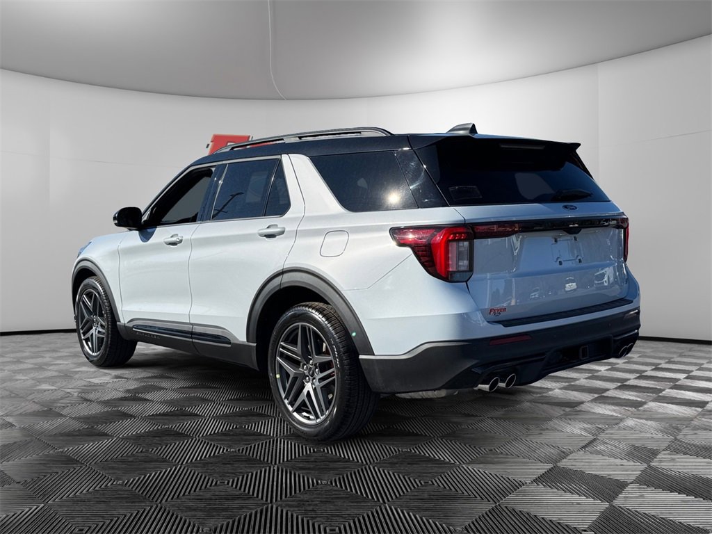 New 2026 Ford Explorer ST image 3