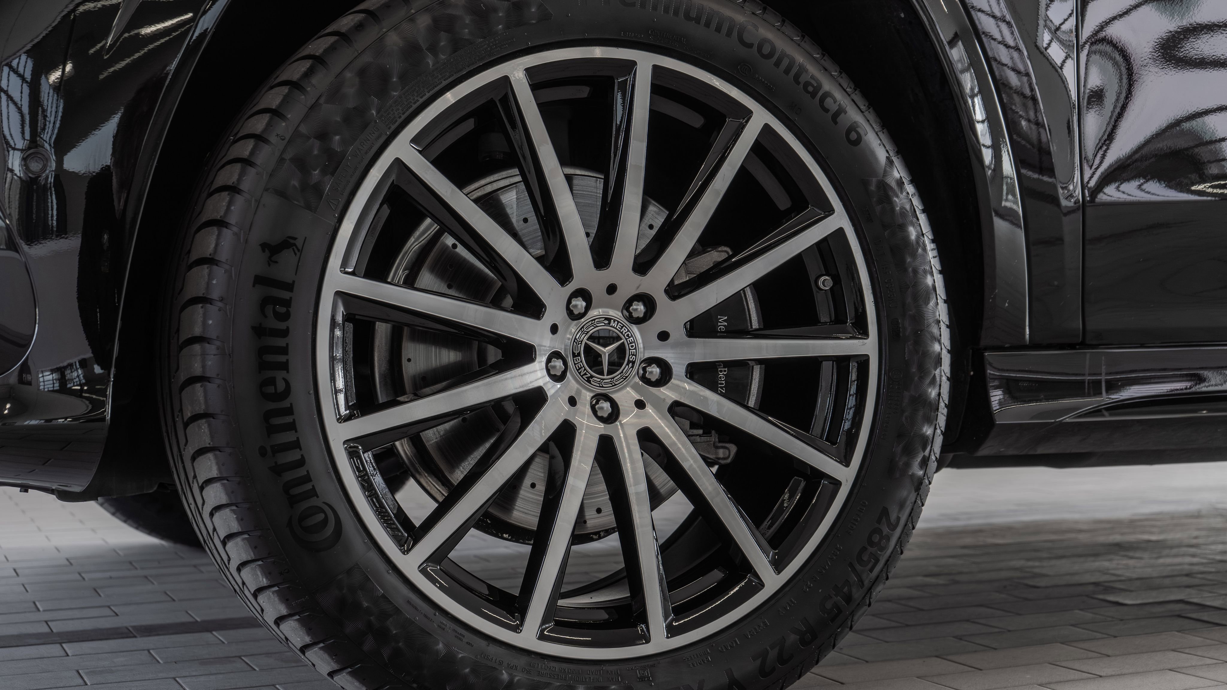 Certified 2025 Mercedes-Benz GLS 450 4MATIC w/ AMG Line Exterior image 31