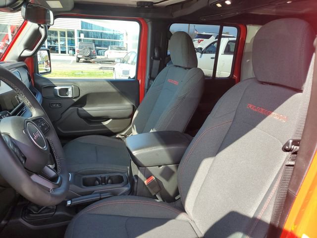 Used 2025 Jeep Wrangler Unlimited Rubicon w/ Convenience Group AWD/4WD image 5