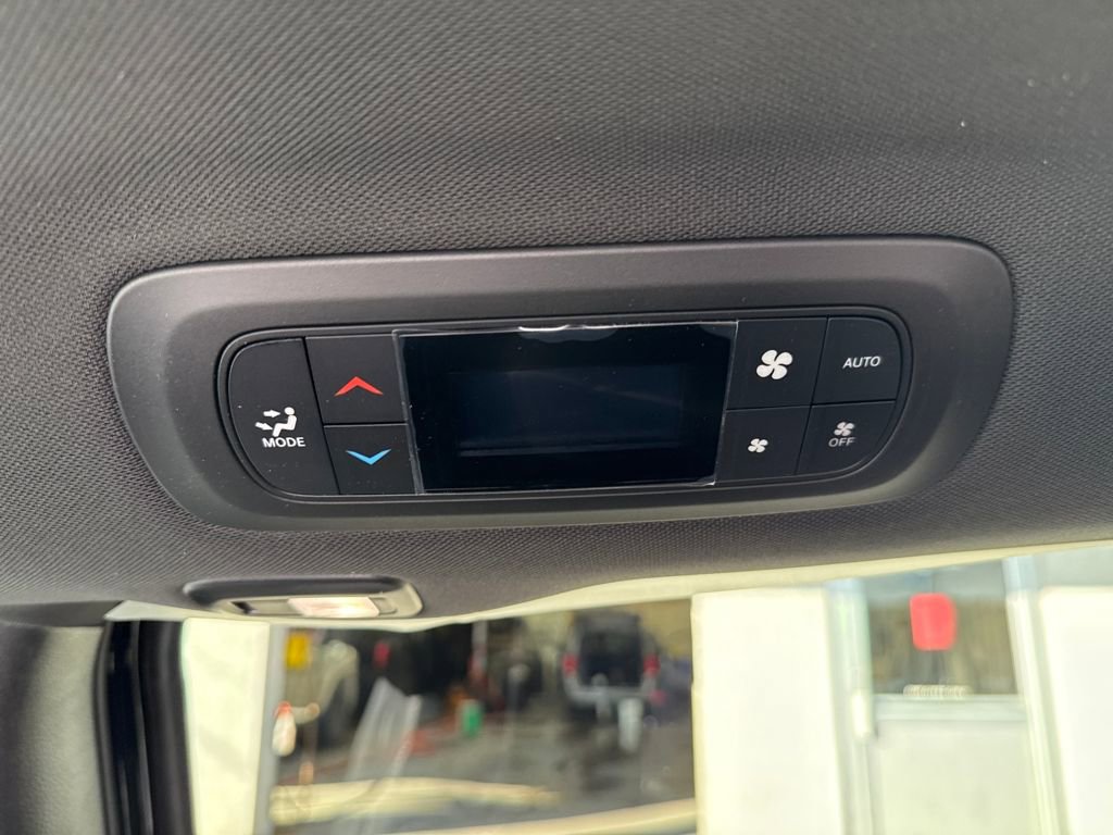 New 2026 Chrysler Pacifica Limited w/ S Appearance Package AWD/4WD image 40