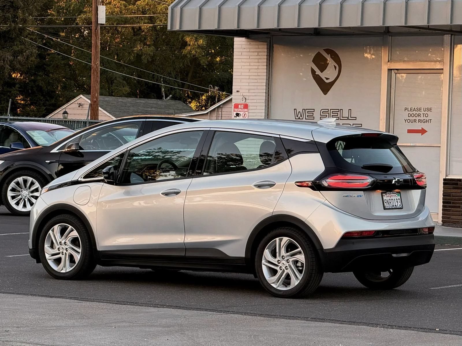 Used 2023 Chevrolet Bolt LT w/ Driver Confidence Package FWD image 9