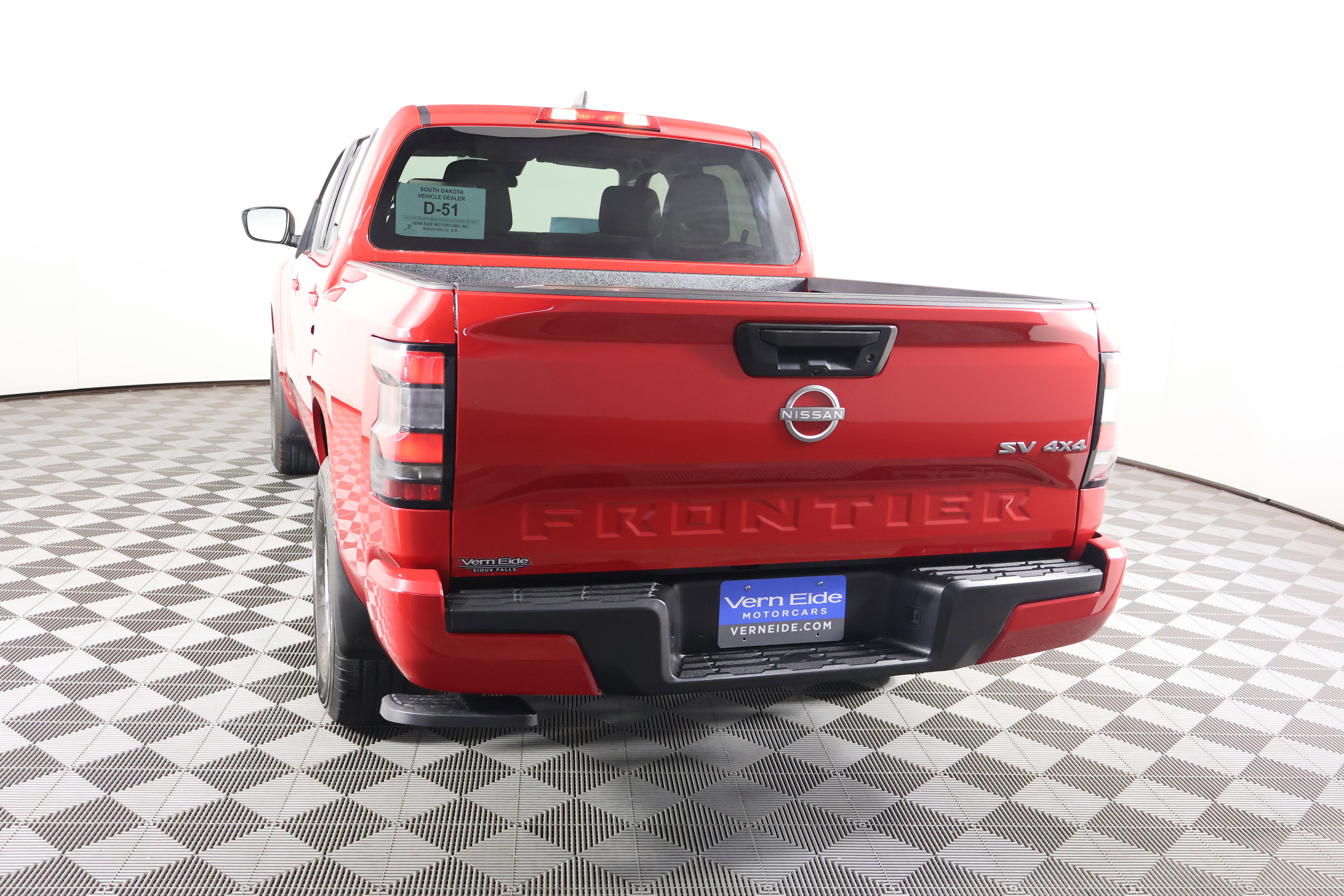 Used 2024 Nissan Frontier SV image 7