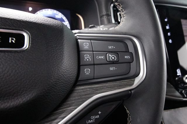 Used 2024 Jeep Wagoneer Series II w/ Convenience Group I AWD/4WD image 17