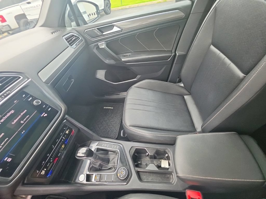 Used 2023 Volkswagen Tiguan SE R-Line AWD/4WD image 26