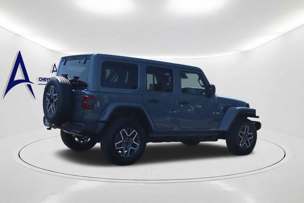 Certified 2026 Jeep Wrangler Unlimited Sahara AWD/4WD image 4