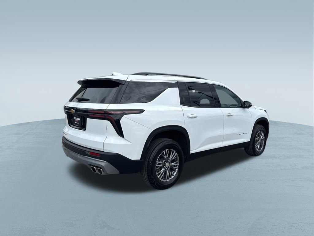 Used 2025 Chevrolet Traverse LT image 8