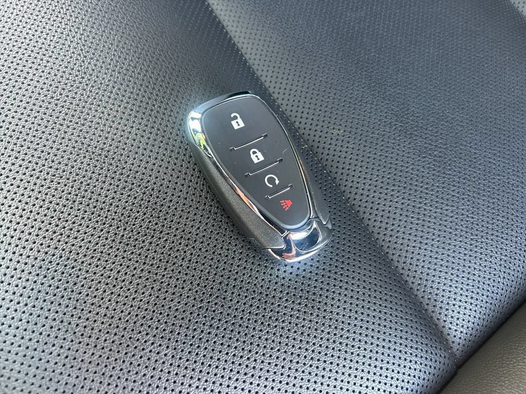 Used 2024 Chevrolet Trax RS w/ Sunroof Package FWD image 31
