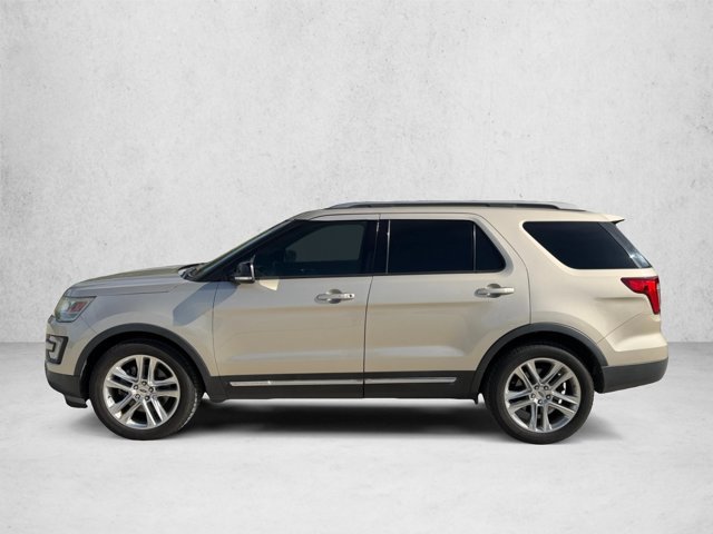 Used 2017 Ford Explorer XLT w/ Equipment Group 201A FWD image 9