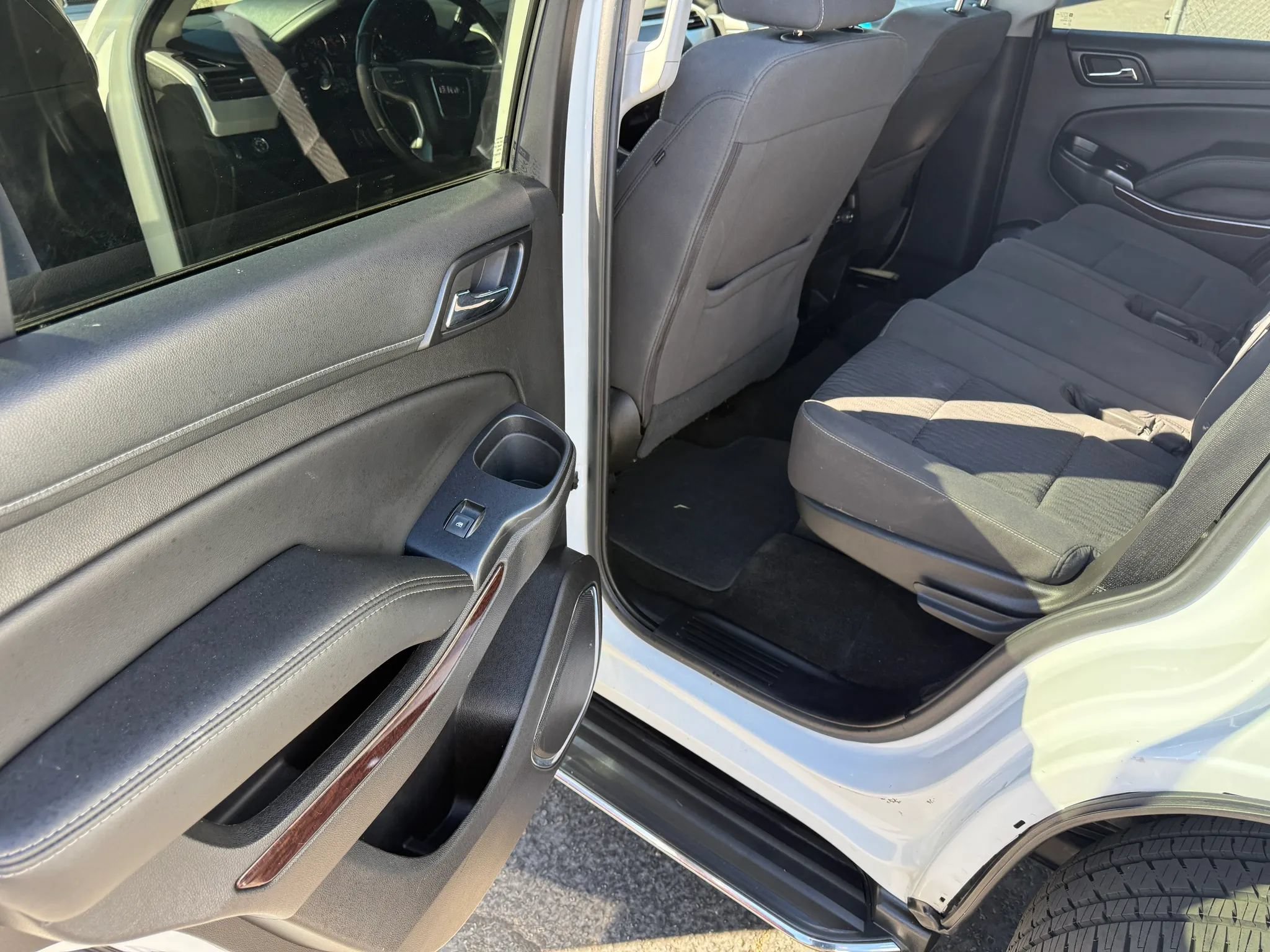 Used 2018 GMC Yukon SLE w/ SLE Value Package RWD image 10