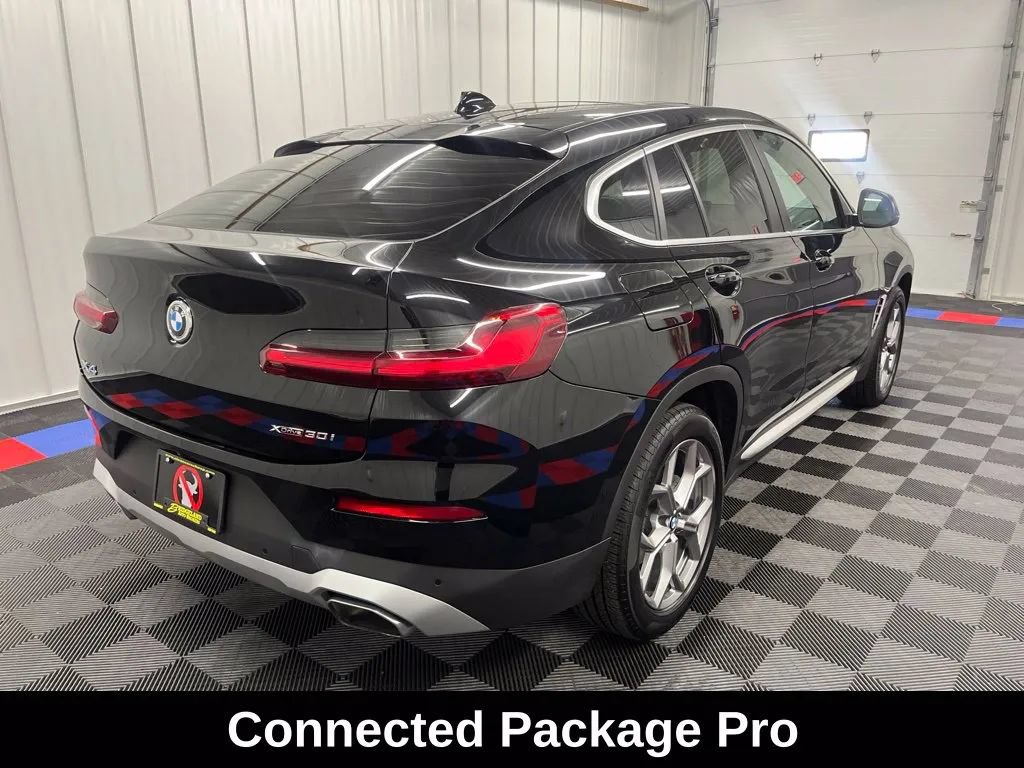 Used 2025 BMW X4 xDrive30i AWD/4WD image 3