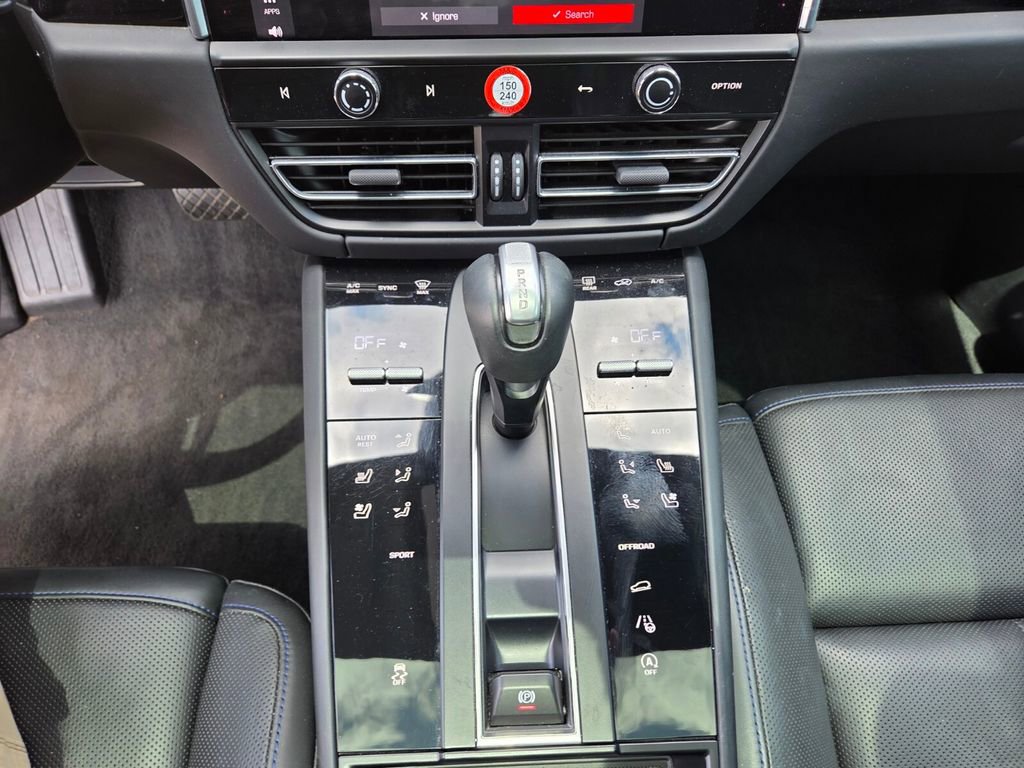 Used 2024 Porsche Macan w/ Premium Plus Package AWD/4WD image 16