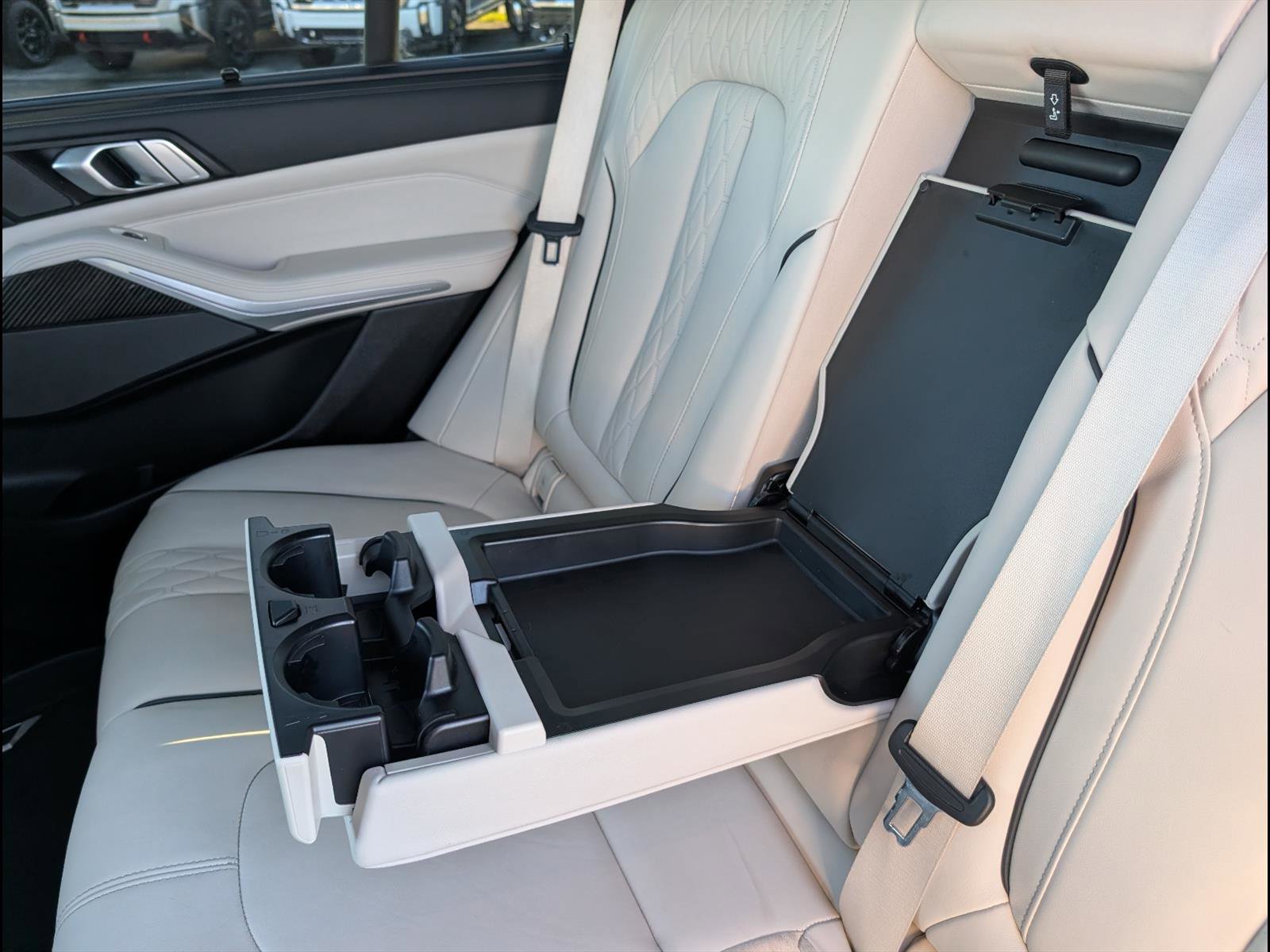 Used 2023 BMW X5 M50i w/ Executive Package image 21