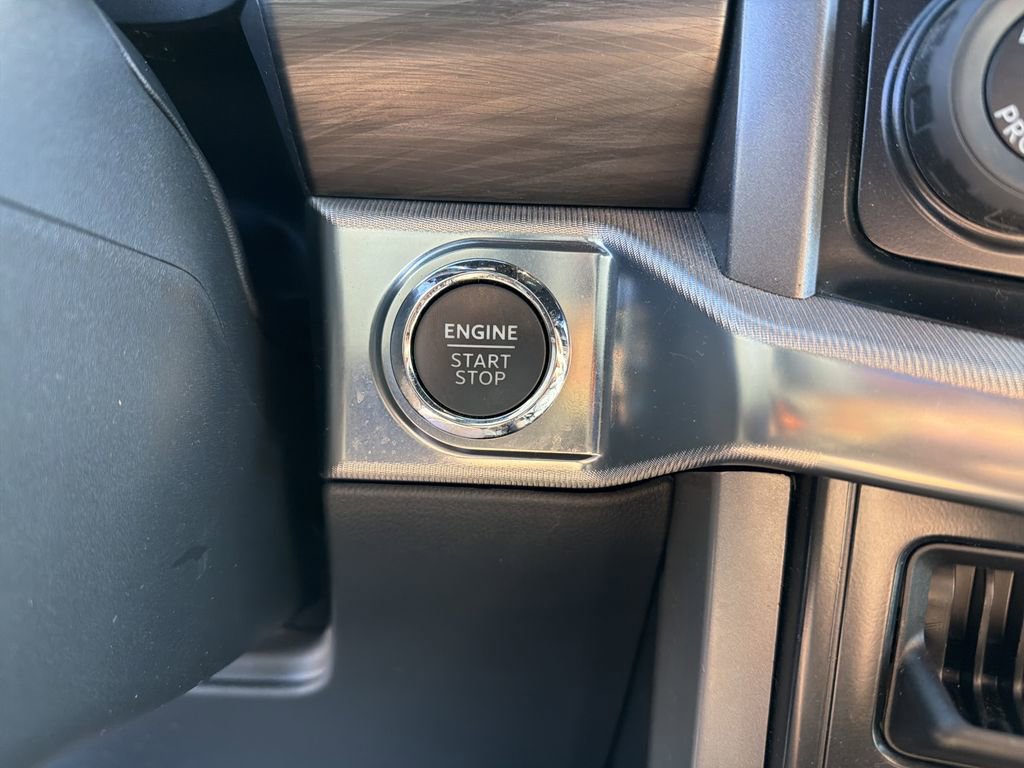 Used 2024 Ford F150 Lariat w/ FX4 Off-Road Package AWD/4WD image 25