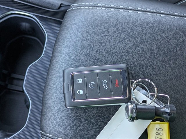 New 2025 Jeep Grand Cherokee Limited w/ Luxury Tech Group II image 34