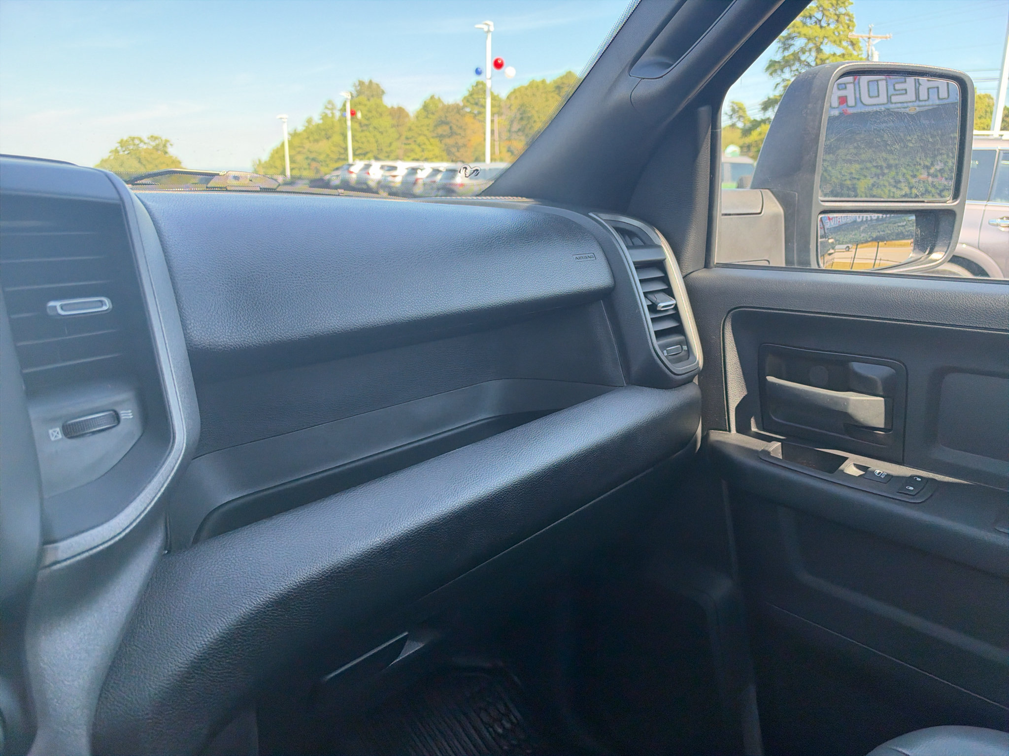 Used 2024 RAM 3500 Tradesman w/ Chrome Appearance Group AWD/4WD image 23