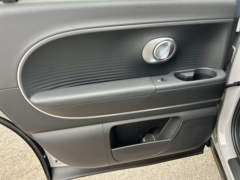 New 2026 Hyundai Ioniq 9 SE image 21