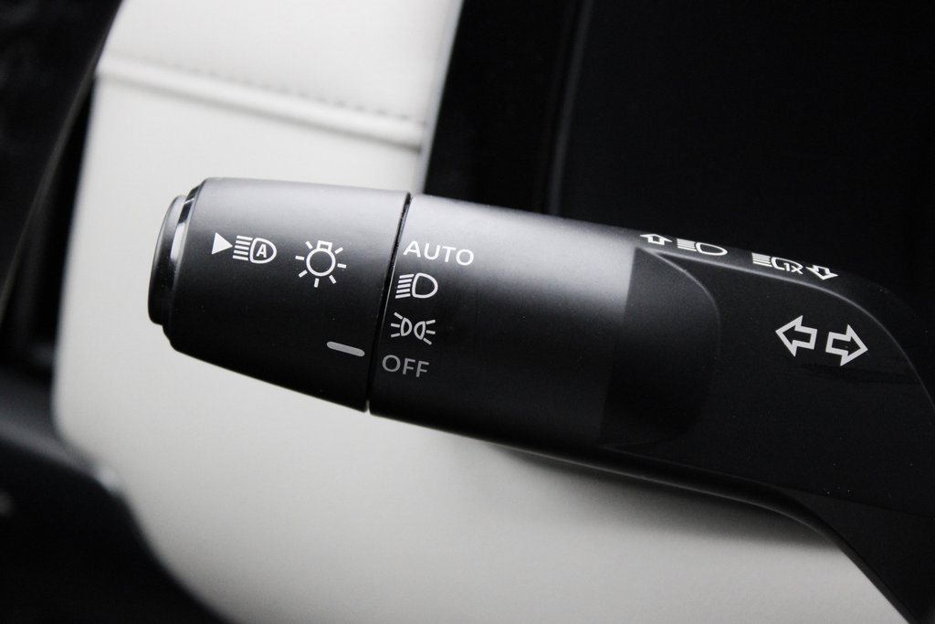 Certified 2024 Nissan Pathfinder SL image 36