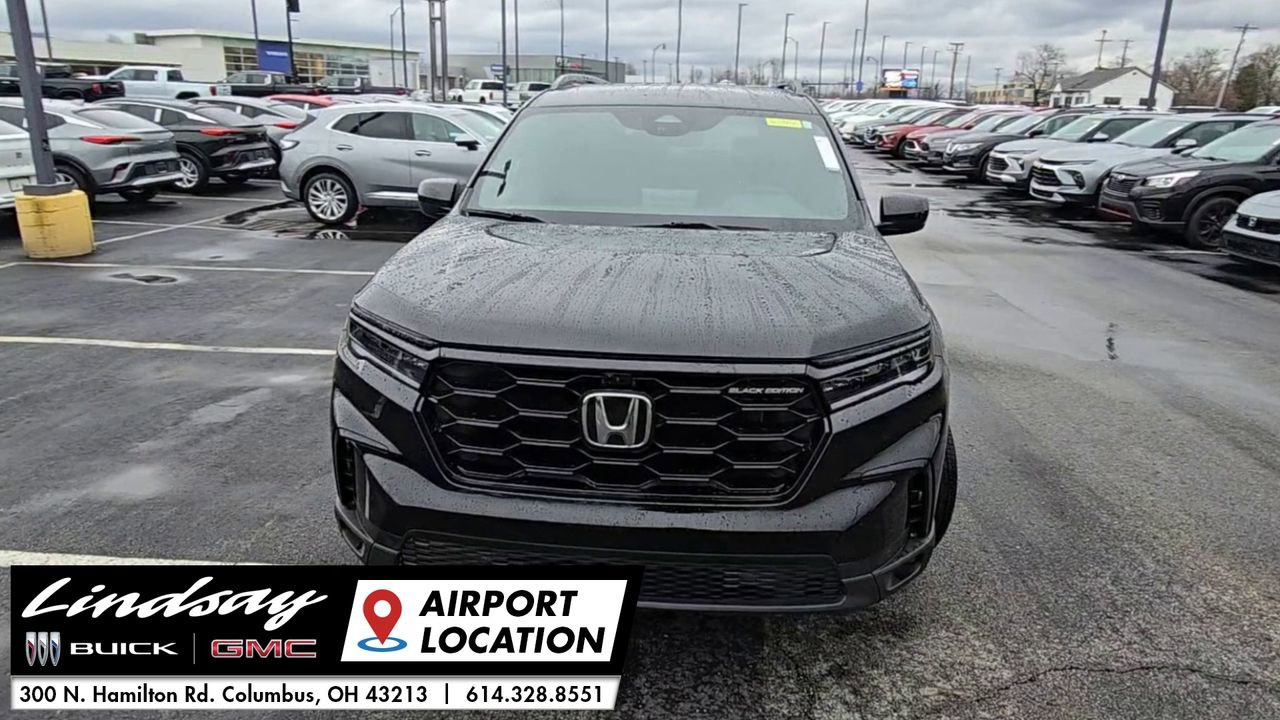 Used 2025 Honda Pilot Black Edition image 3