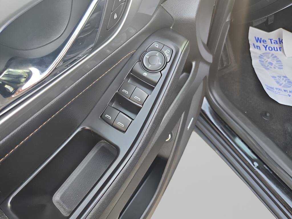 Used 2018 Chevrolet Traverse LT image 27