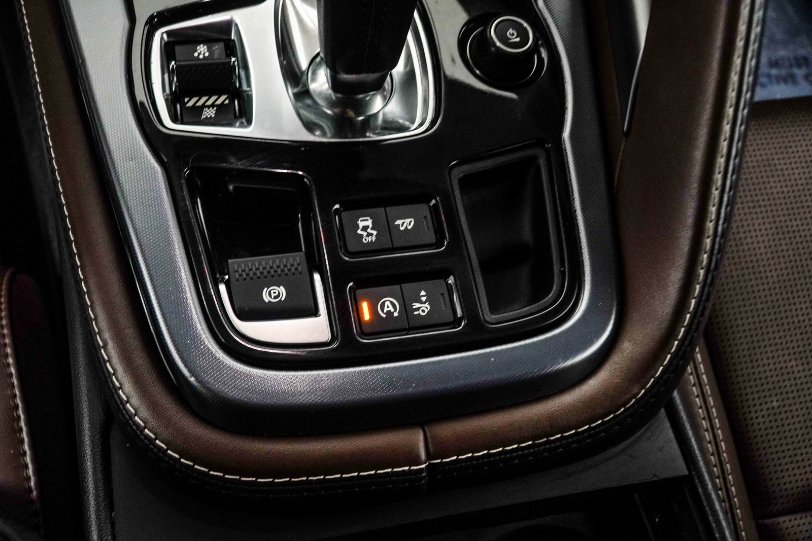 Used 2018 Jaguar F-TYPE Coupe image 17