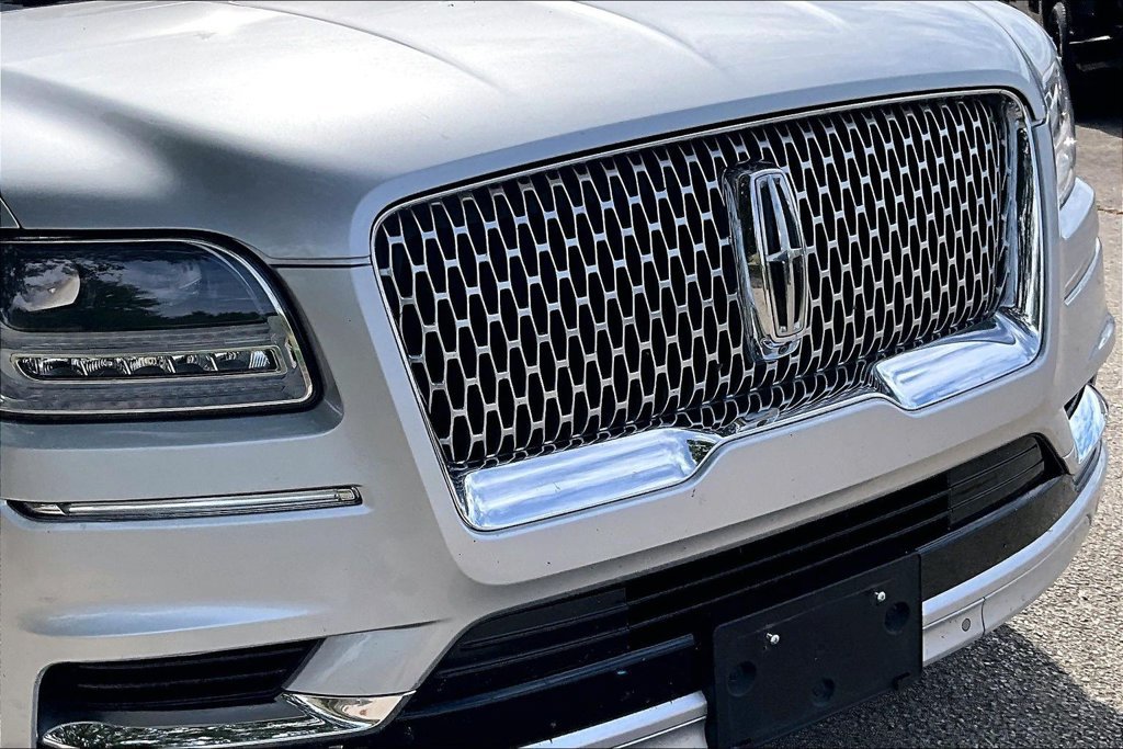 Used 2018 Lincoln Navigator L Reserve w/ Technology Package AWD/4WD image 28